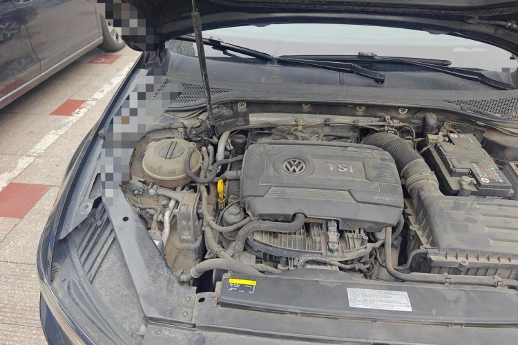 Used Volkswagen Magotan 2017 330TSI DSG Luxury Model Engine Bay Right