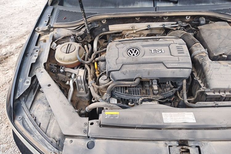 Used Volkswagen Magotan 2017 330TSI DSG Leading Model Engine Bay Right