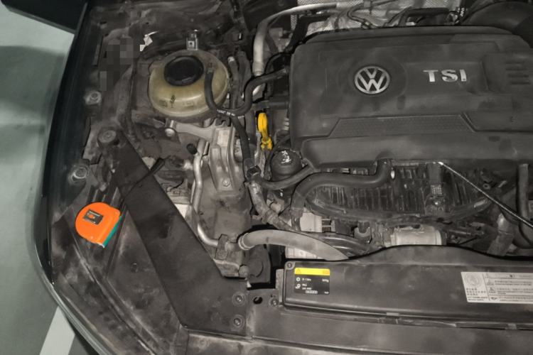 Used Volkswagen Magotan 2017 330TSI DSG Luxury Model Engine Bay Right