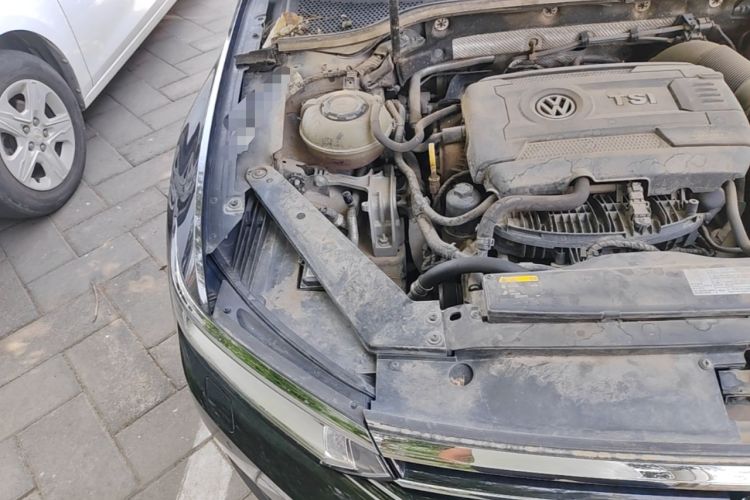 Used Volkswagen Magotan 2017 330TSI DSG Luxury Model Engine Bay Right