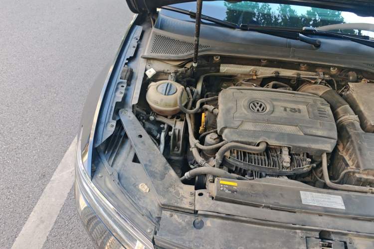 Used Volkswagen Magotan 2017 330TSI DSG Leading Model Engine Bay Right