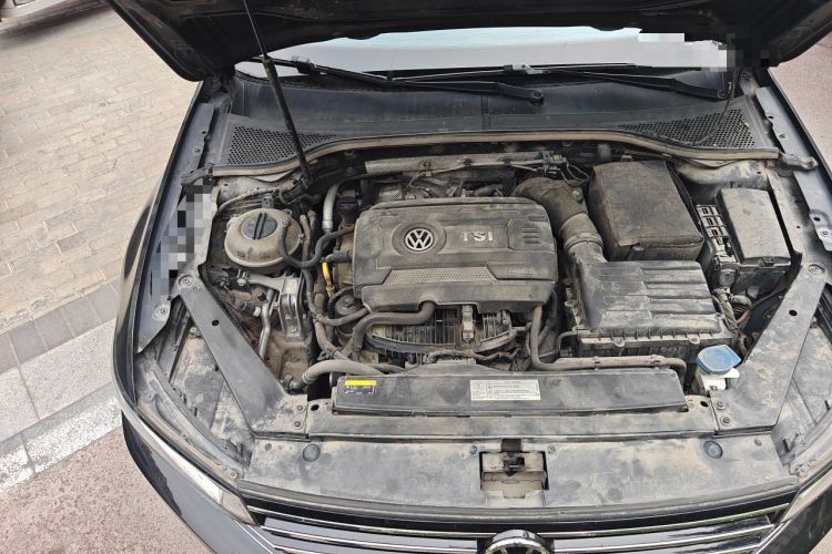 Used Volkswagen Magotan 2017 330TSI DSG Leading Model Engine Bay Right