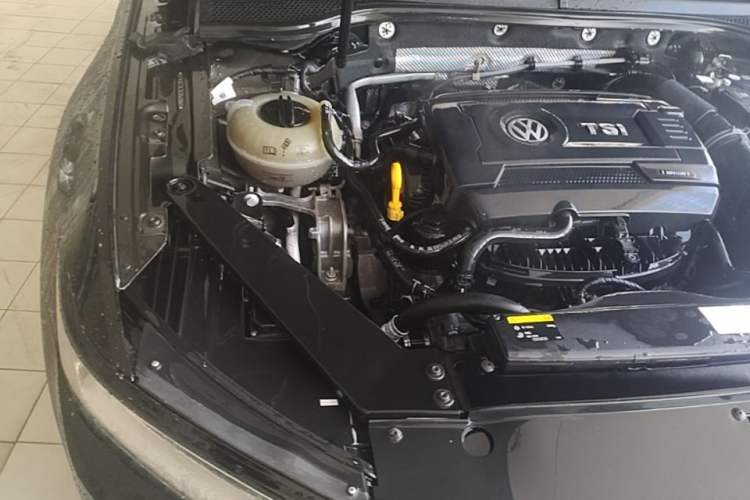 Used Volkswagen Magotan 2017 330TSI DSG Leading Model Engine Bay Right