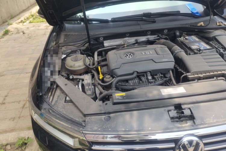 Used Volkswagen Magotan 2017 330TSI DSG Luxury Model Engine Bay Right