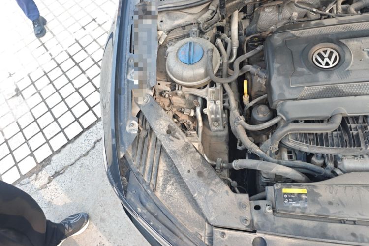 Used Volkswagen Magotan 2017 330TSI DSG Luxury Model Engine Bay Right