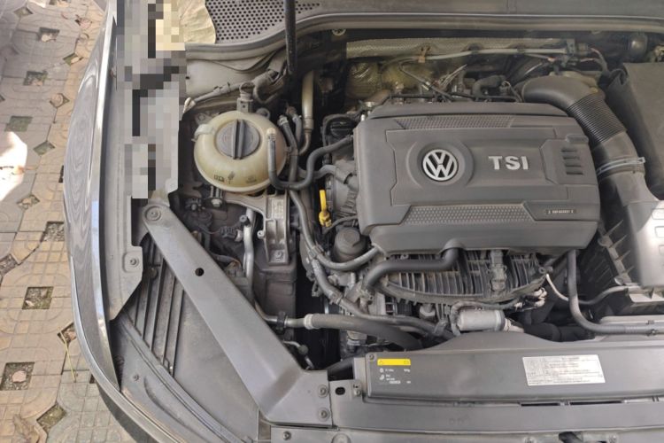 Used Volkswagen Magotan 2017 330TSI DSG Luxury Model Engine Bay Right