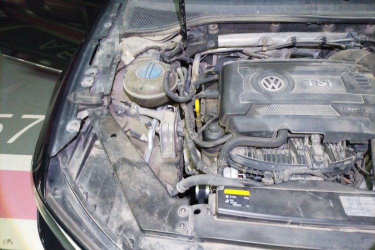 Used Volkswagen Magotan 2017 330TSI DSG Leading Model Engine Bay Right
