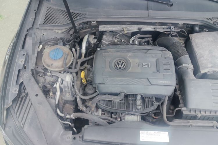Used Volkswagen Magotan 2017 330TSI DSG Luxury Model Engine Bay Right