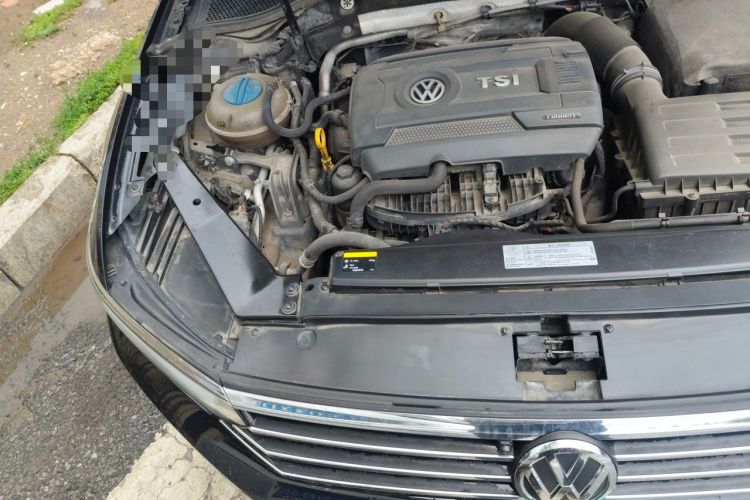 Used Volkswagen Magotan 2017 330TSI DSG Luxury Model Engine Bay Right