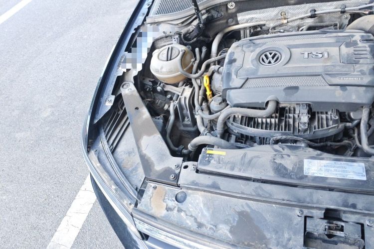 Used Volkswagen Magotan 2017 330TSI DSG Luxury Model Engine Bay Right
