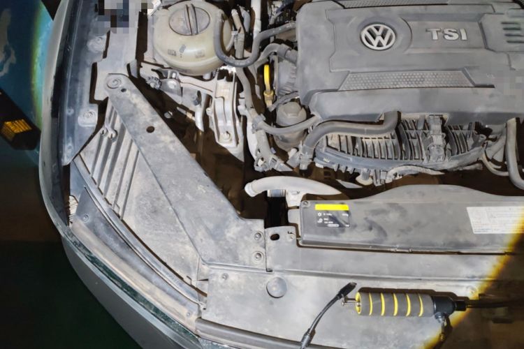 Used Volkswagen Magotan 2017 330TSI DSG Luxury Model Engine Bay Right