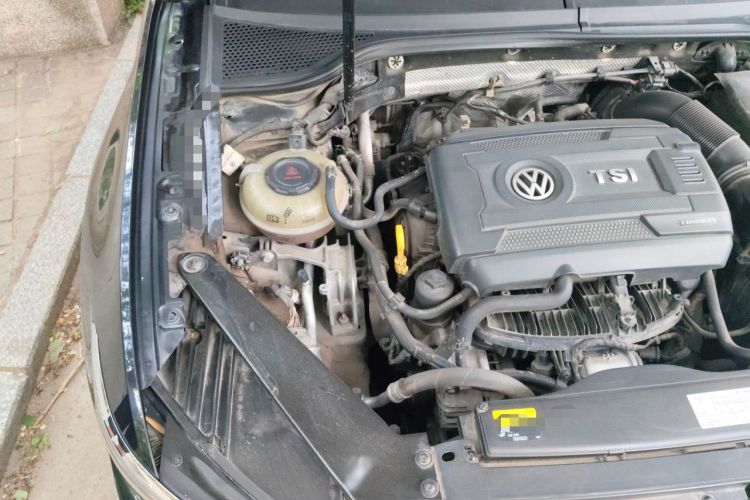 Used Volkswagen Magotan 2017 330TSI DSG Luxury Model Engine Bay Right
