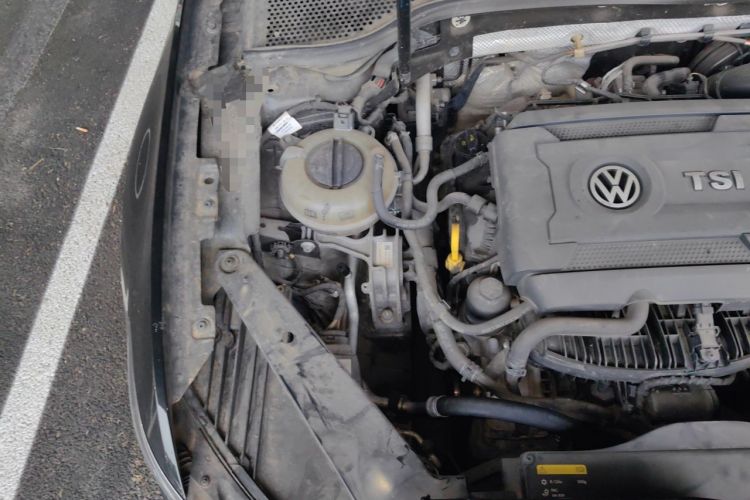 Used Volkswagen Magotan 2017 330TSI DSG Luxury Model Engine Bay Right