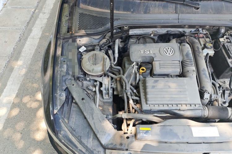 Used Volkswagen Magotan 2017 280TSI DSG Comfort Model Engine Bay Right