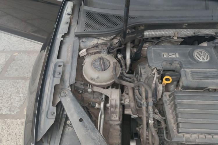 Used Volkswagen Magotan 2017 280TSI DSG Leading Edition Engine Bay Right