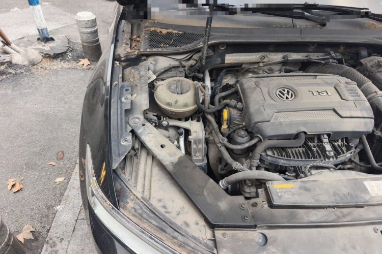Used Volkswagen Magotan 2017 330TSI DSG Luxury Model Engine Bay Right