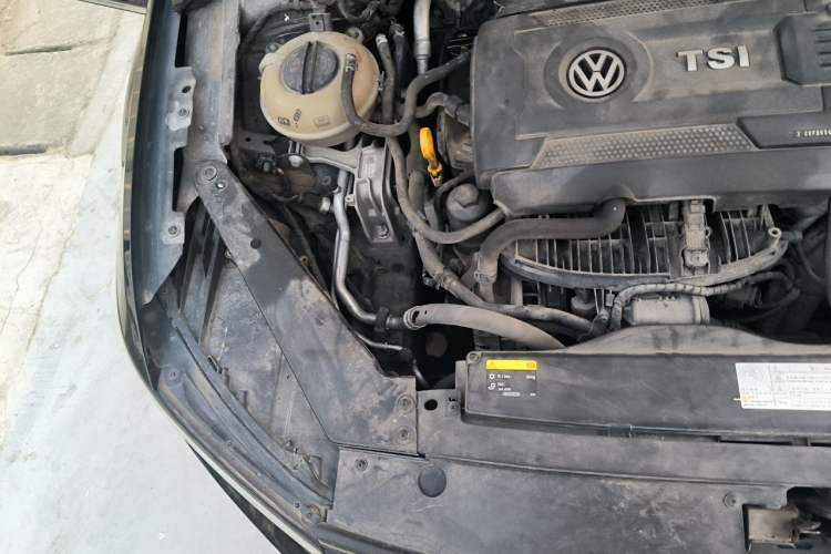 Used Volkswagen Magotan 2017 330TSI DSG Leading Model Engine Bay Right