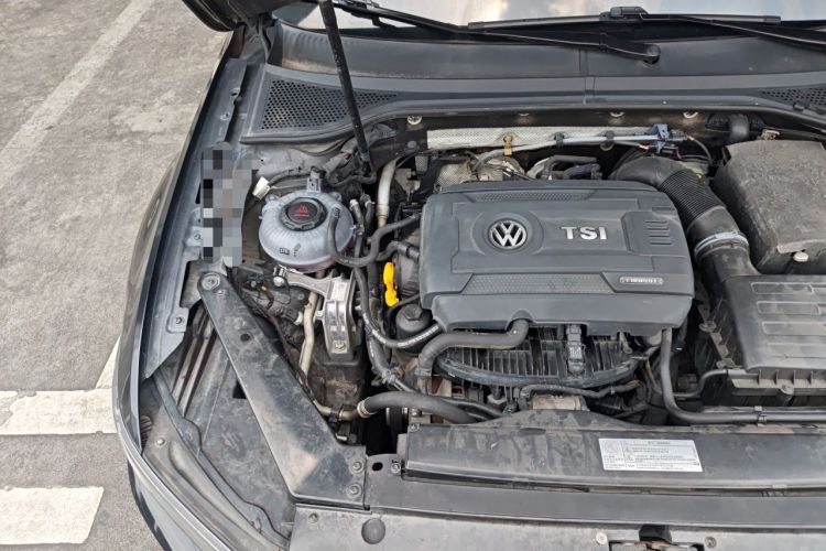 Used Volkswagen Magotan 2017 330TSI DSG Leading Model Engine Bay Right
