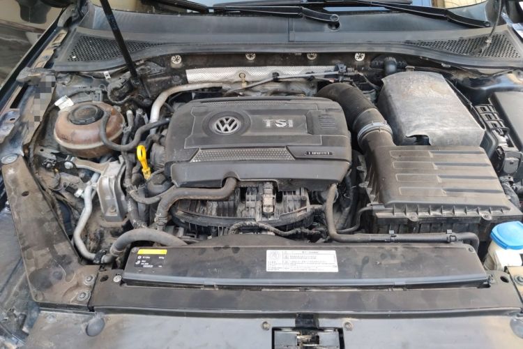Used Volkswagen Magotan 2017 330TSI DSG Leading Model Engine Bay