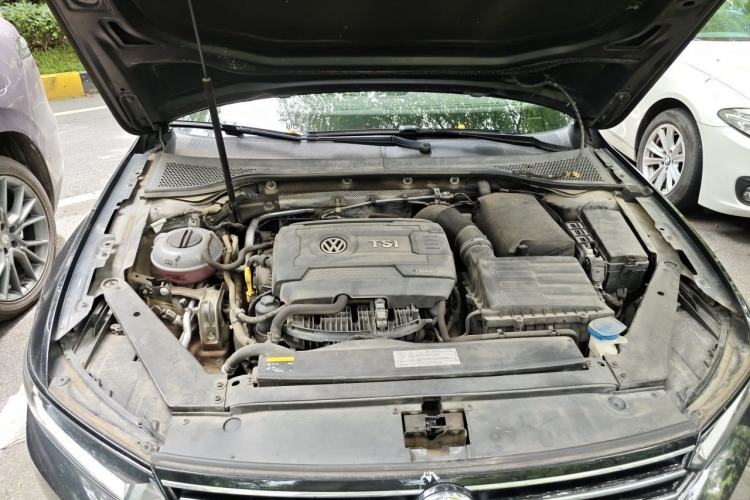 Used Volkswagen Magotan 2017 330TSI DSG Leading Model Engine Bay