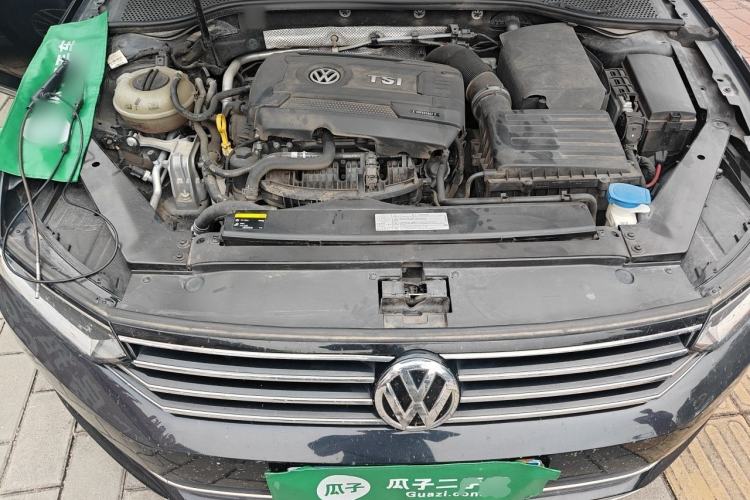 Used Volkswagen Magotan 2017 330TSI DSG Leading Model Engine Bay