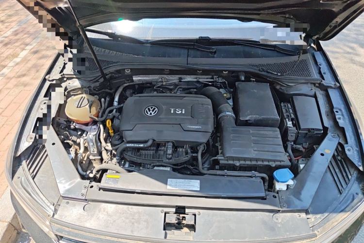 Used Volkswagen Magotan 2017 330TSI DSG Luxury Model Engine Bay