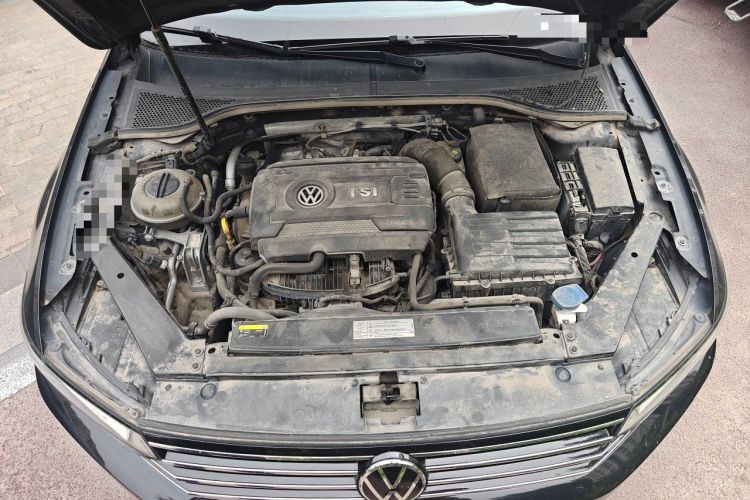 Used Volkswagen Magotan 2017 330TSI DSG Leading Model Engine Bay