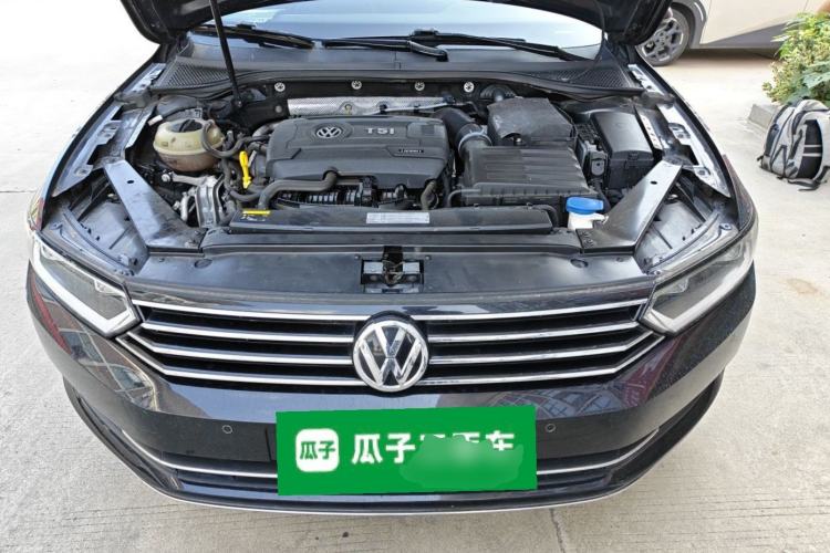 Used Volkswagen Magotan 2017 330TSI DSG Leading Model Engine Bay