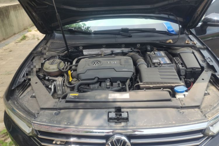 Used Volkswagen Magotan 2017 330TSI DSG Luxury Model Engine Bay