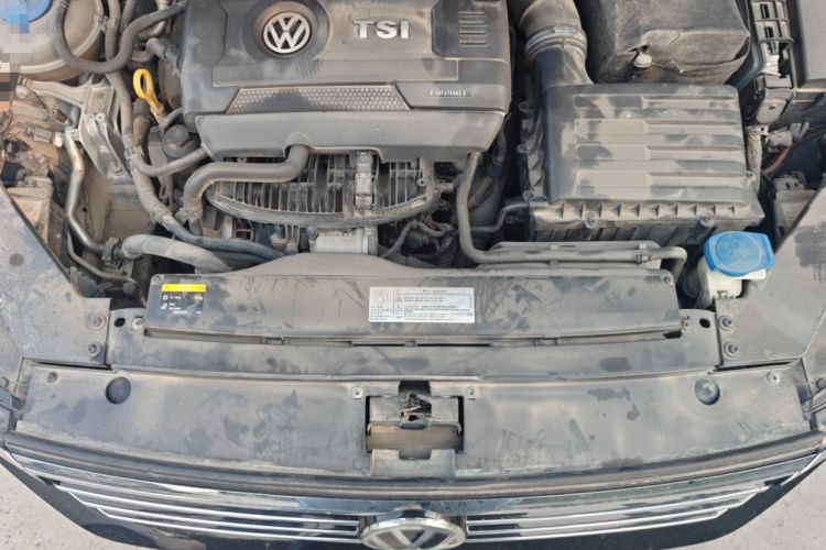 Used Volkswagen Magotan 2017 330TSI DSG Luxury Model Engine Bay