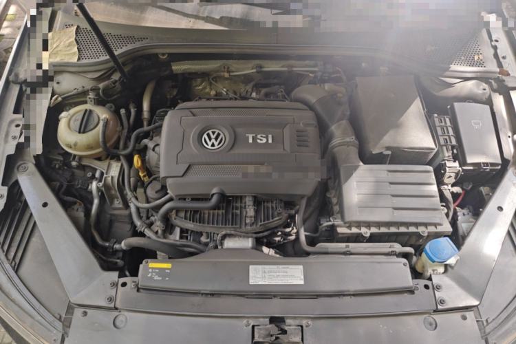 Used Volkswagen Magotan 2017 330TSI DSG Luxury Model Engine Bay