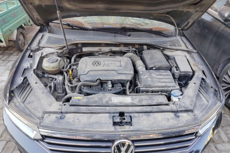 Used Volkswagen Magotan 2017 330TSI DSG Luxury Model Engine Bay