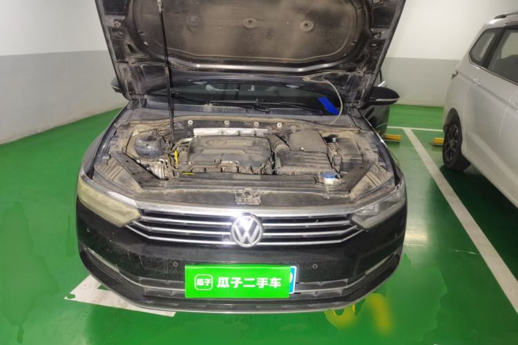 Used Volkswagen Magotan 2017 330TSI DSG Luxury Model Engine Bay