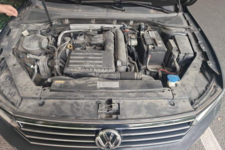 Used Volkswagen Magotan 2017 280TSI DSG Comfort Model Engine Bay