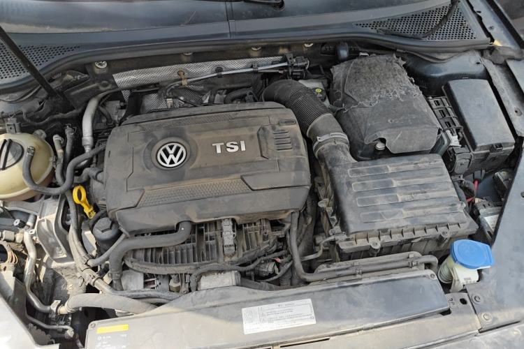 Used Volkswagen Magotan 2017 330TSI DSG Luxury Model Engine Bay