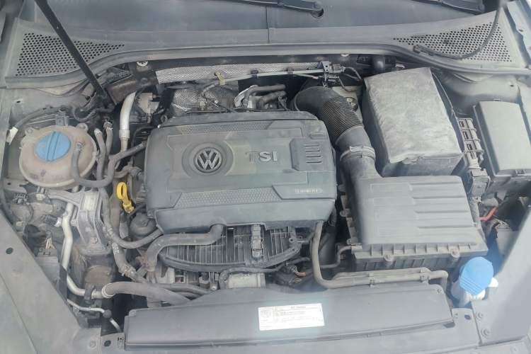 Used Volkswagen Magotan 2017 330TSI DSG Luxury Model Engine Bay