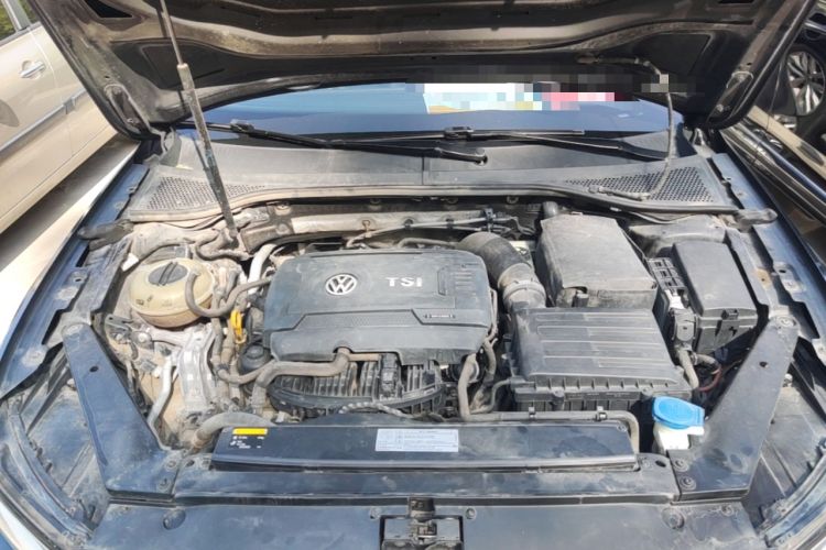 Used Volkswagen Magotan 2017 330TSI DSG Comfort Model Engine Bay