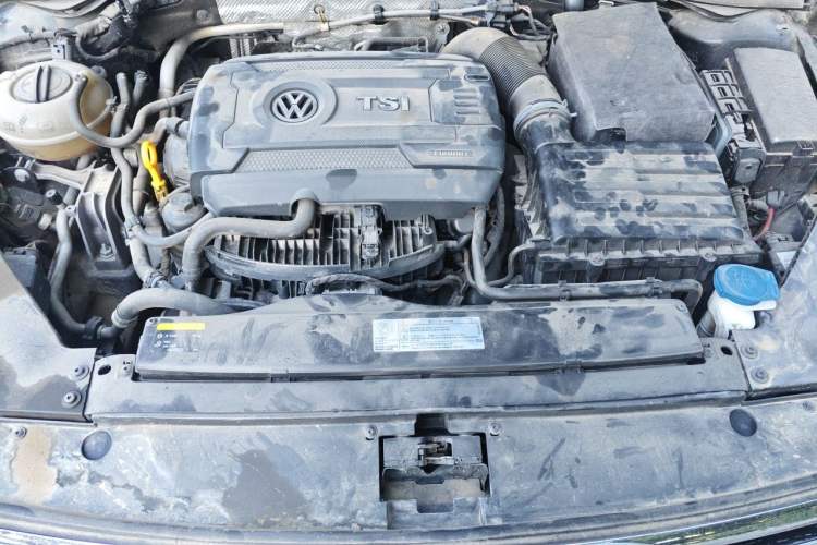 Used Volkswagen Magotan 2017 330TSI DSG Luxury Model Engine Bay