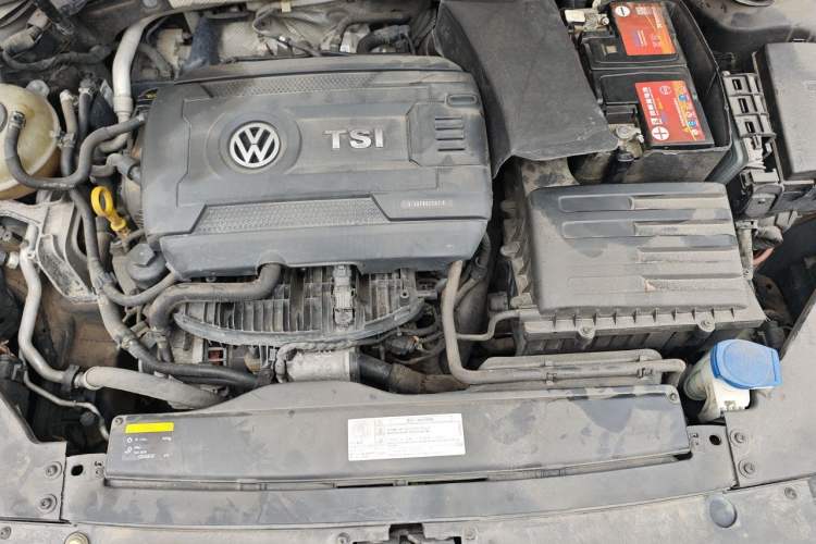 Used Volkswagen Magotan 2017 330TSI DSG Leading Model Engine Bay