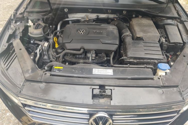 Used Volkswagen Magotan 2017 330TSI DSG Luxury Model Engine Bay