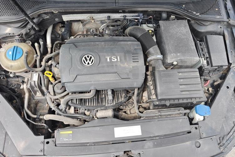 Used Volkswagen Magotan 2017 330TSI DSG Leading Model Engine Bay