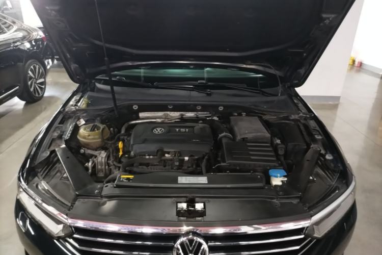Used Volkswagen Magotan 2017 380TSI DSG Prestige Edition Engine Bay