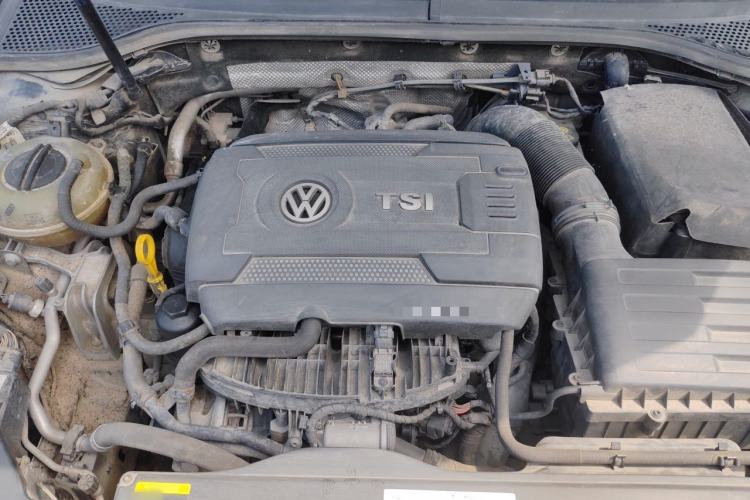 Used Volkswagen Magotan 2017 330TSI DSG Luxury Model Engine Bay