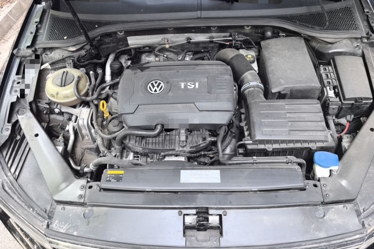 Used Volkswagen Magotan 2017 330TSI DSG Luxury Model Engine Bay