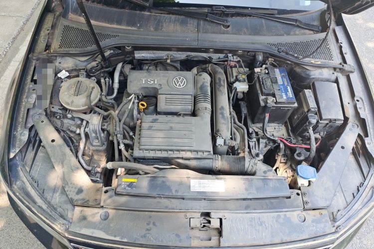 Used Volkswagen Magotan 2017 280TSI DSG Comfort Model Engine Bay