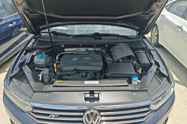Used Volkswagen Magotan 2017 380TSI DSG Luxury Model Engine Bay