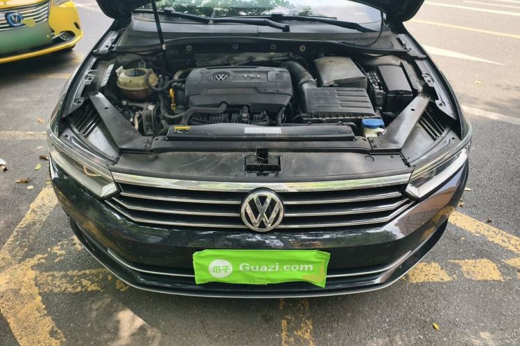 Used Volkswagen Magotan 2017 330TSI DSG Luxury Model Engine Bay