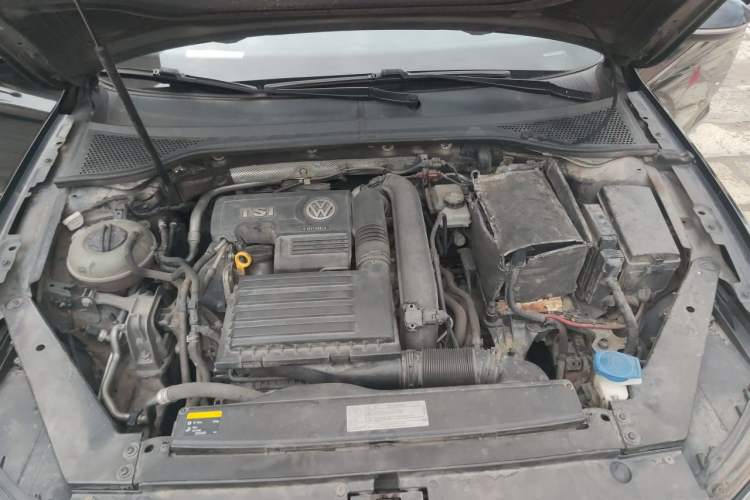 Used Volkswagen Magotan 2017 280TSI DSG Leading Edition Engine Bay