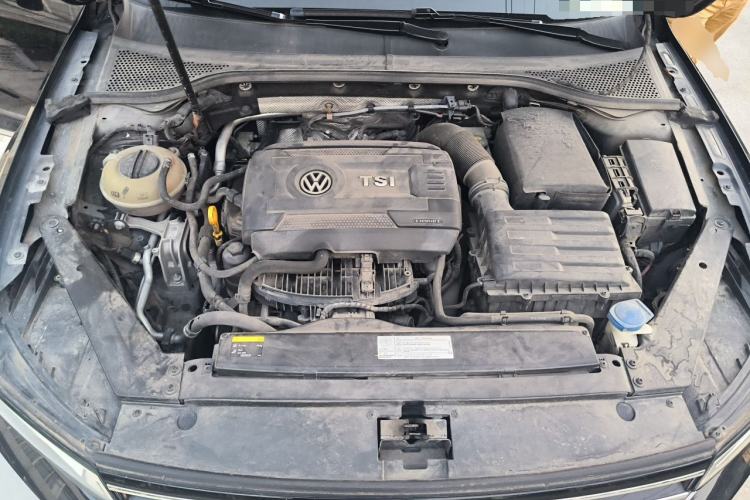 Used Volkswagen Magotan 2017 330TSI DSG Leading Model Engine Bay