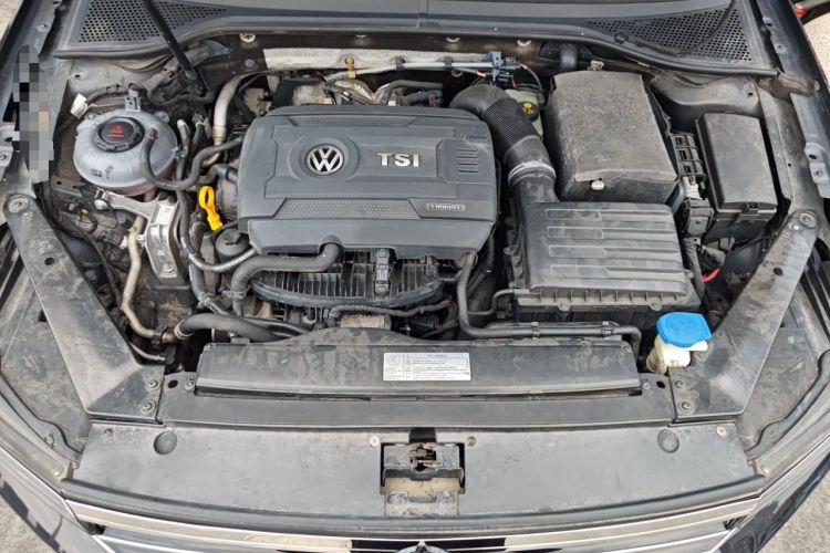 Used Volkswagen Magotan 2017 330TSI DSG Leading Model Engine Bay